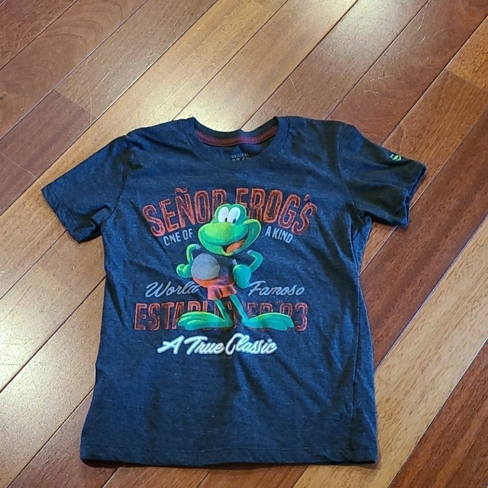 Senor frogs boys gray logo tshirt size xl‎